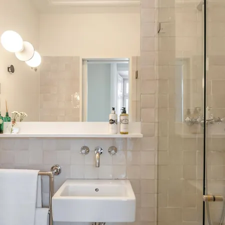 Casa Janelas Com Vista 4* Лісабон